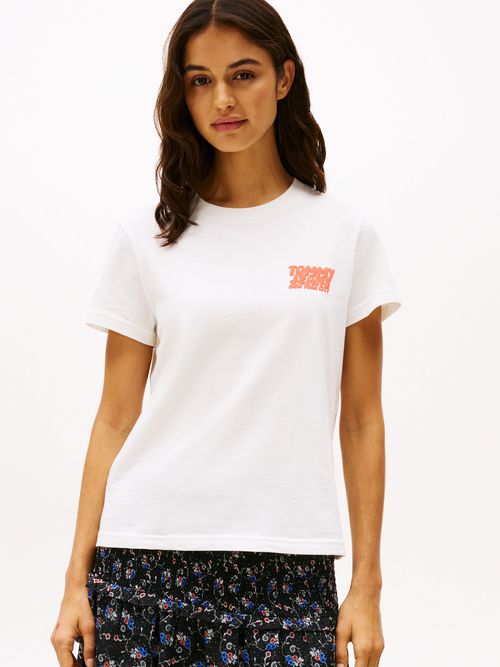 Camiseta-de-cuello-redondo-con-logo