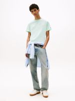 Camiseta-slim-con-logo-estilo-burbuja