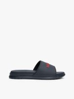 Chancletas-con-logo-texturizado
