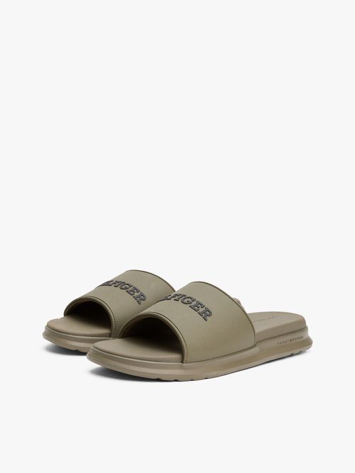 Chancletas-con-logo-texturizado