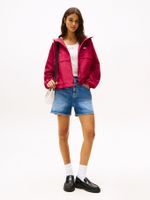 Chaqueta-cortavientos-con-parche