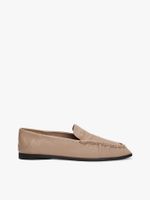 Mocasines-con-insignia-del-monograma-TH