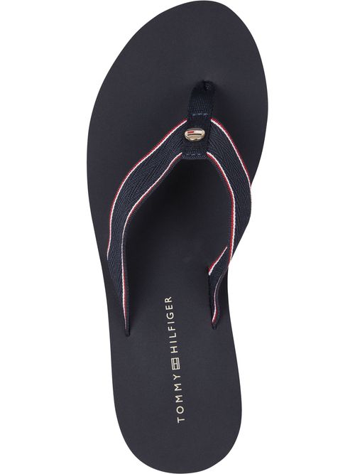 Sandalias-de-plataforma-con-diseño-de-rayas