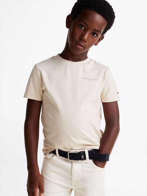 Camiseta-de-cuello-redondo-con-logo