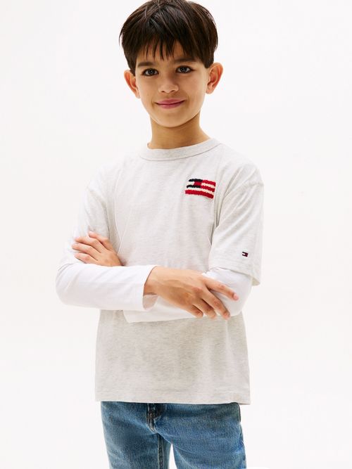Camiseta-de-rizo-con-logo-y-parche