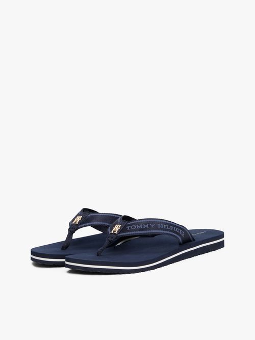 Chancletas-con-inscripcion-tonal-en-tiras