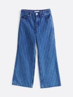 Jeans-de-rayas-con-pernera-ancha