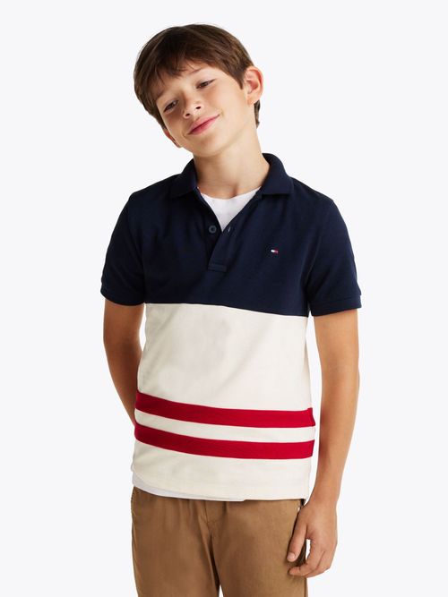 Polo-con-diseño-color-block