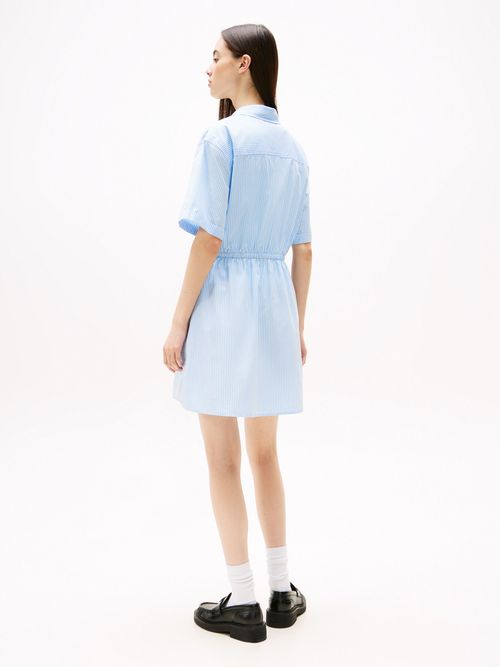 Vestido-de-rayas-con-corte-amplio