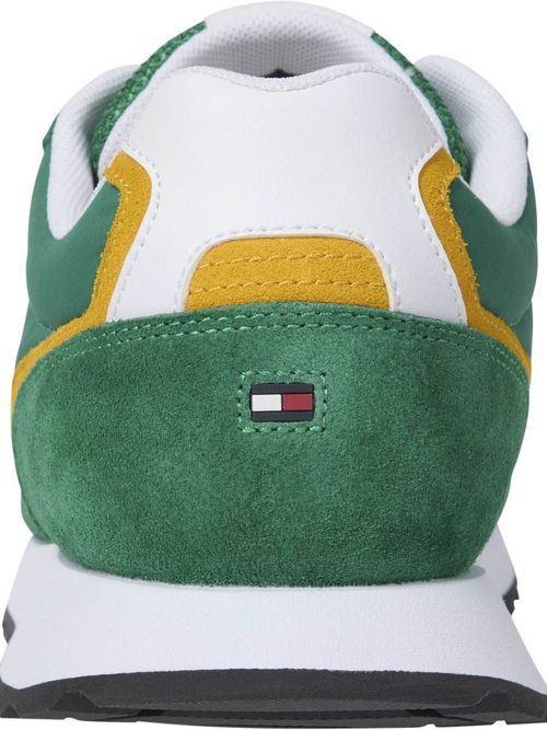 Zapatillas-de-ante-con-suela-dentada