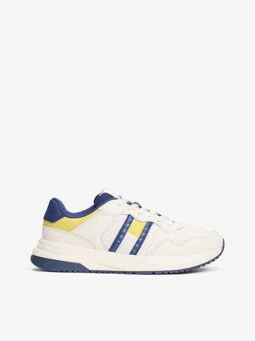 Zapatillas-deportivas-con-suela-dentada-fina
