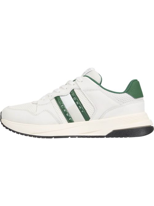 Zapatillas-deportivas-con-suela-dentada-fina