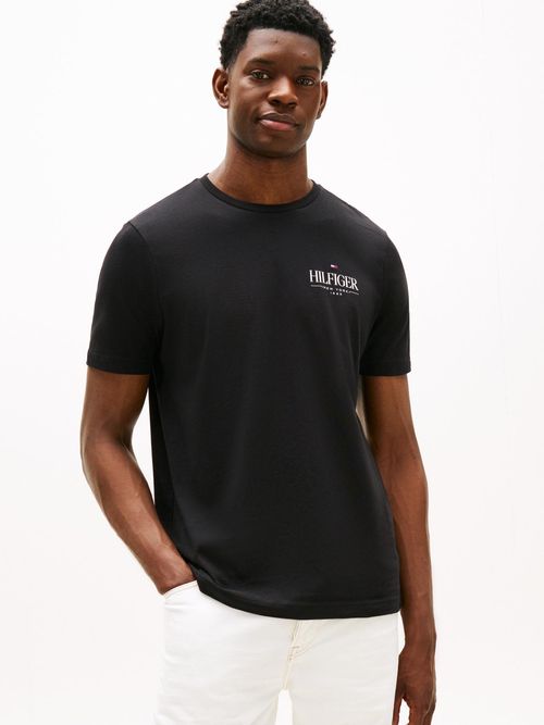 Camiseta-de-cuello-redondo-con-logo