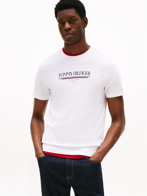 Camiseta-de-cuello-redondo-con-logo