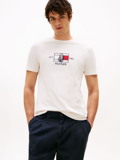 Camiseta-de-cuello-redondo-con-logo-estampado