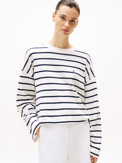 Camiseta-de-manga-larga-y-corte-amplio