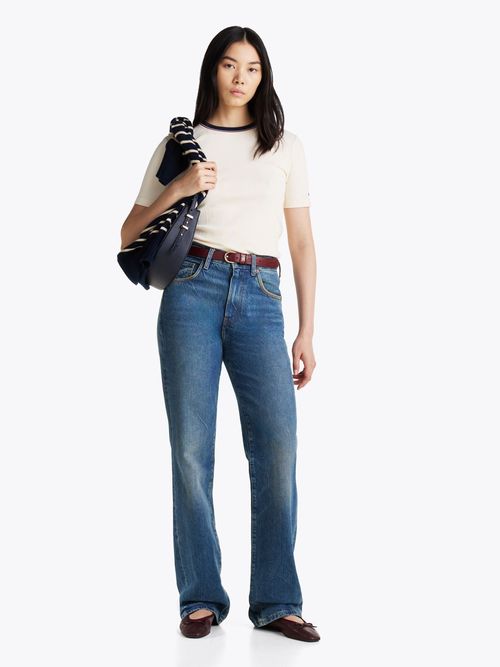 Camiseta-slim-con-cuello-a-contraste