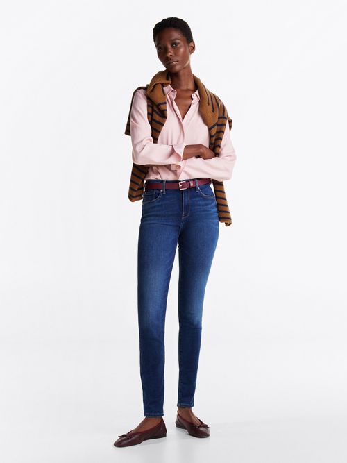 Jeans-Como-ceñidos-de-talle-medio