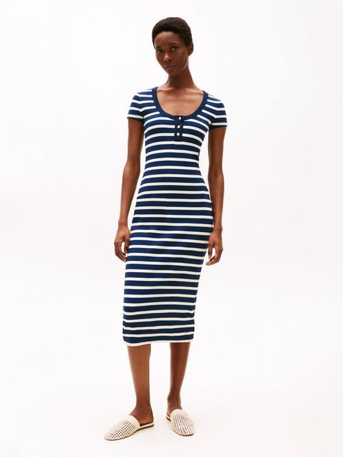 Vestido-midi-con-estampado-a-raya-