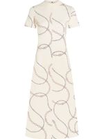 Vestido-midi-de-corte-evase