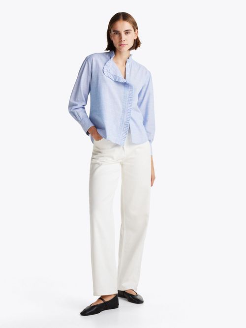 Camisa-de-rayas-con-cuello-con-volantes
