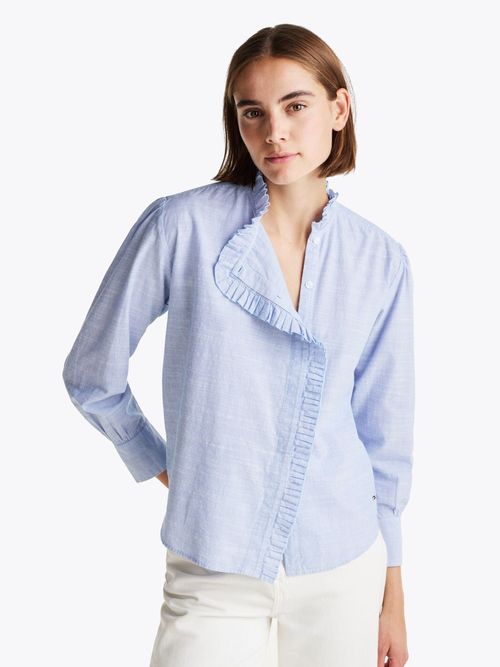 Camisa-de-rayas-con-cuello-con-volantes