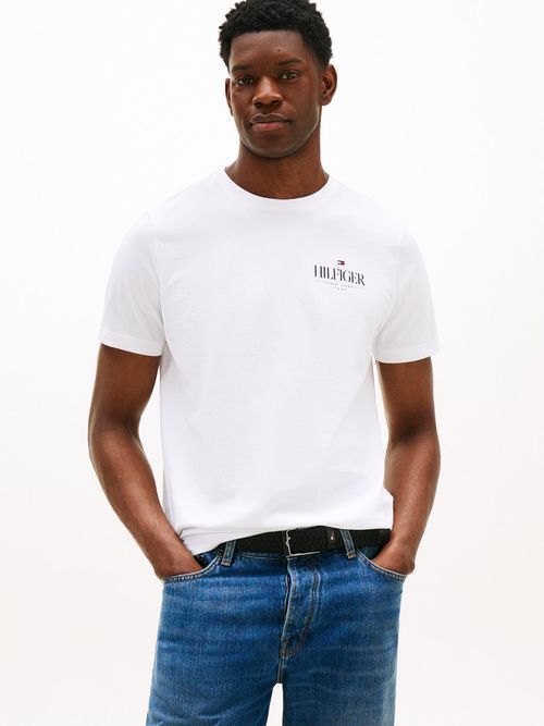 Camiseta-de-cuello-redondo-con-logo