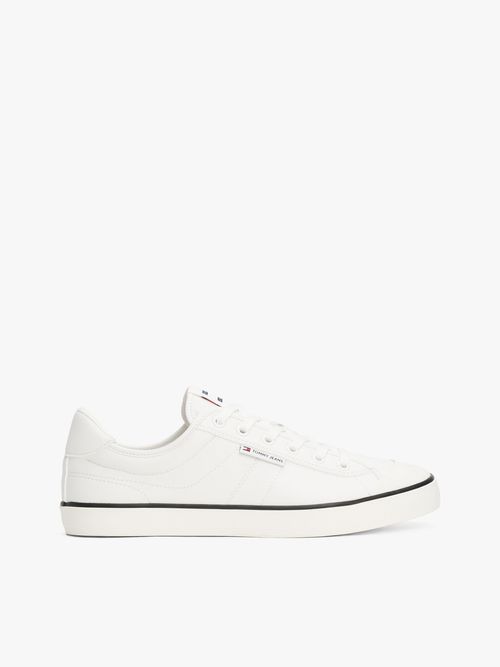 Zapatillas-con-refuerzos-de-goma