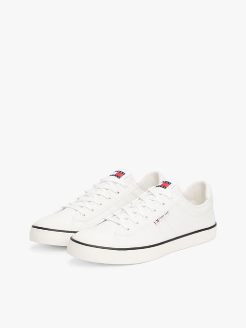 Zapatillas-con-refuerzos-de-goma