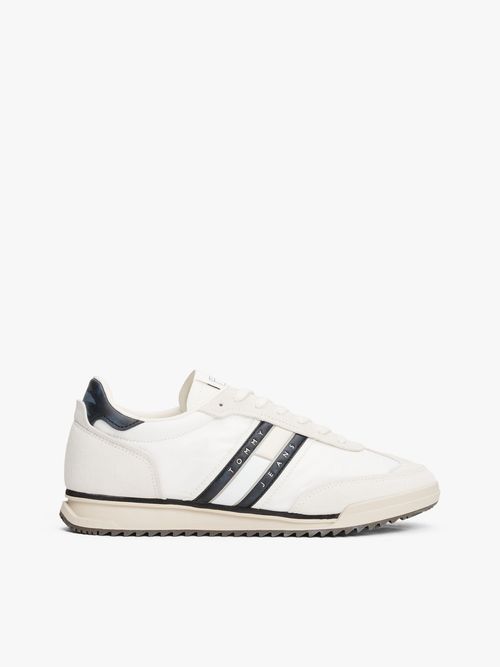 Zapatillas-de-running-con-mezcla-de-texturas