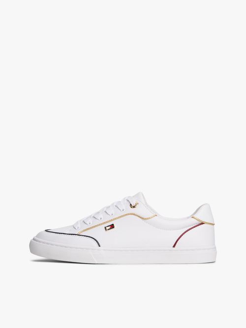 Zapatillas-cupsole-con-insignia-metalica
