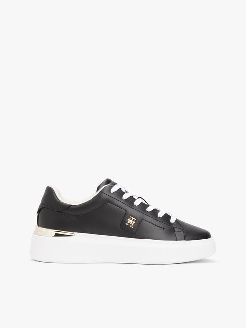Zapatillas-de-cuero-con-monograma-TH