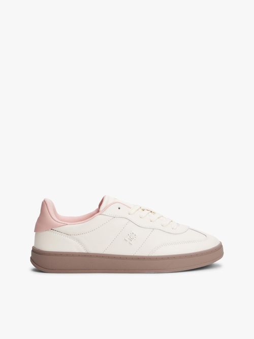 Zapatillas-con-monograma-TH