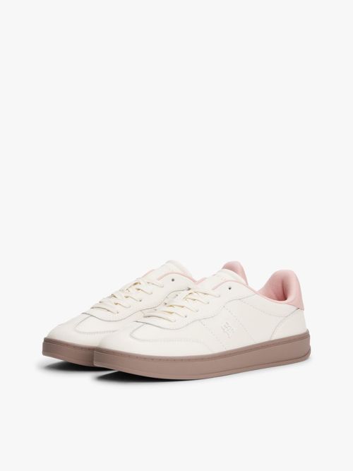 Zapatillas-con-monograma-TH