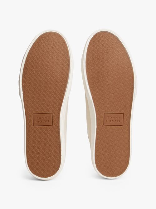 Zapatillas-de-lona-con-logo-distintivo