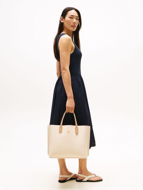 Bolso-satchel-con-monograma-TH