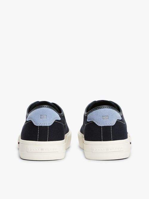 Zapatillas-de-lona-con-logo-distintivo