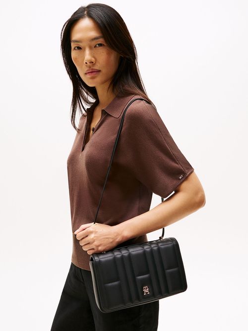 Bolso-mensajero-acolchado-con-monograma-TH