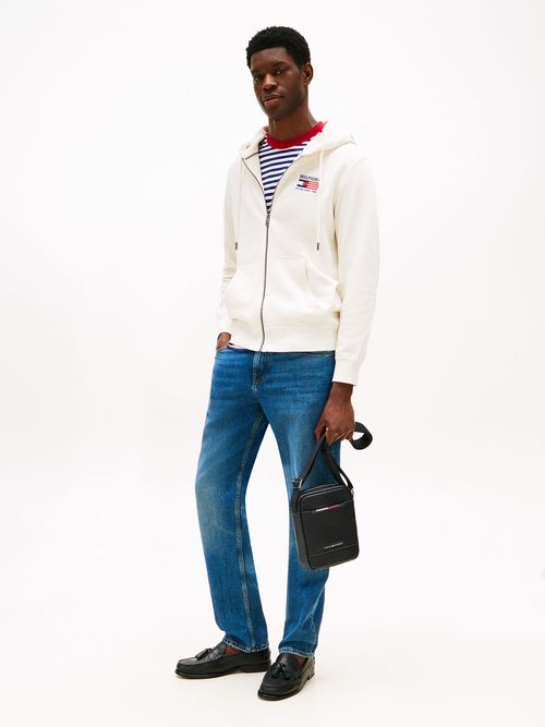 Bolso-reporter-con-logo-metalizado