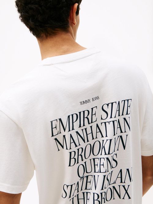 Camiseta-amplia-con-grafico-trasero