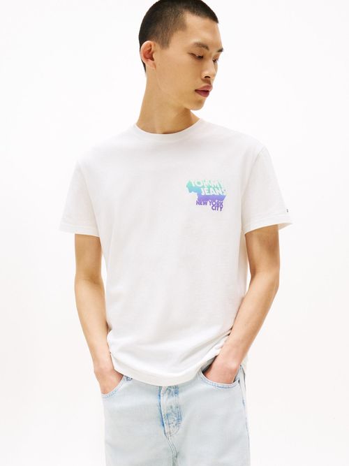 Camiseta-con-logo-grafico-apilado-trasero
