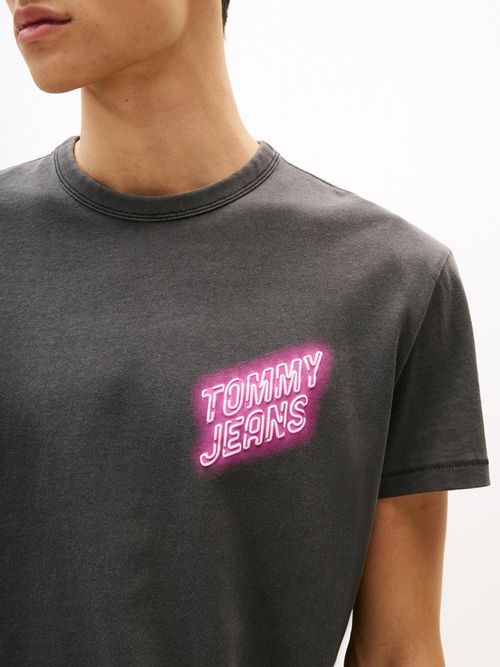 Camiseta-de-cuello-redondo-con-estampado