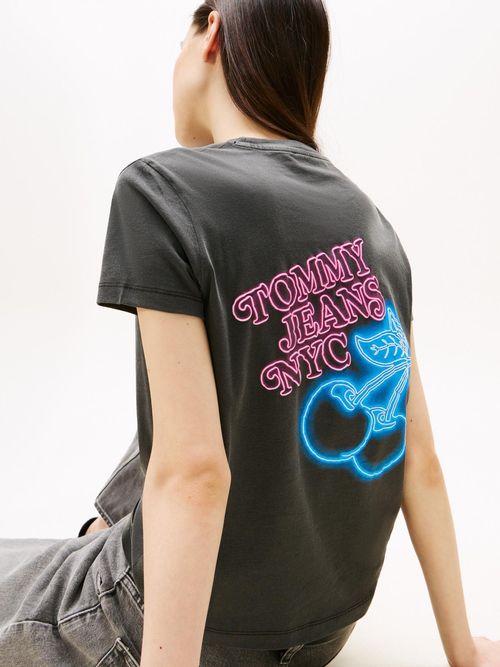 Camiseta-de-cuello-redondo-con-grafico