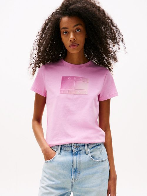 Camiseta-de-cuello-redondo-con-logo-degradado