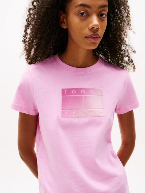 Camiseta-de-cuello-redondo-con-logo-degradado