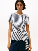 Camiseta-de-cuello-redondo-con-nudo
