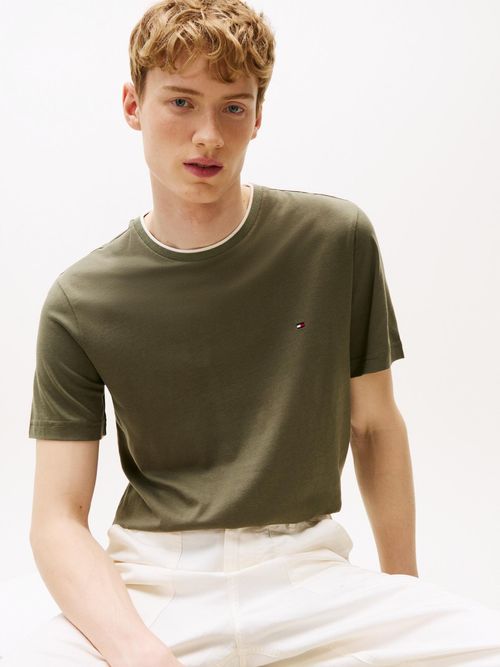 Camiseta-ribeteada-de-cuello-redondo