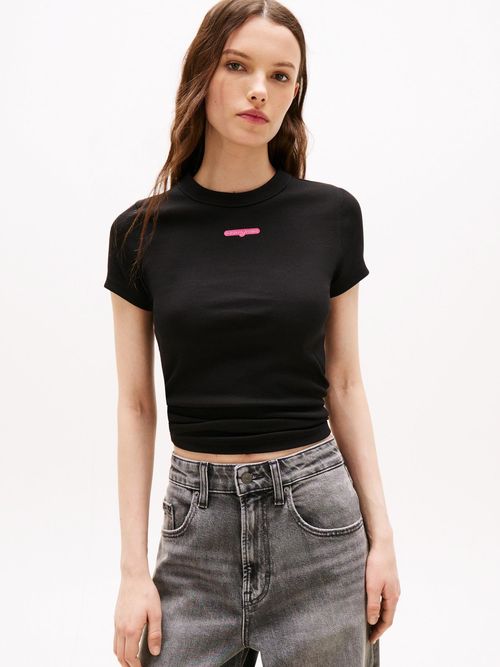 Camiseta-slim-con-logo
