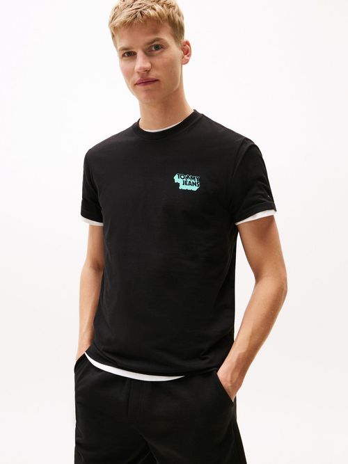 Camiseta-slim-con-logo-3D