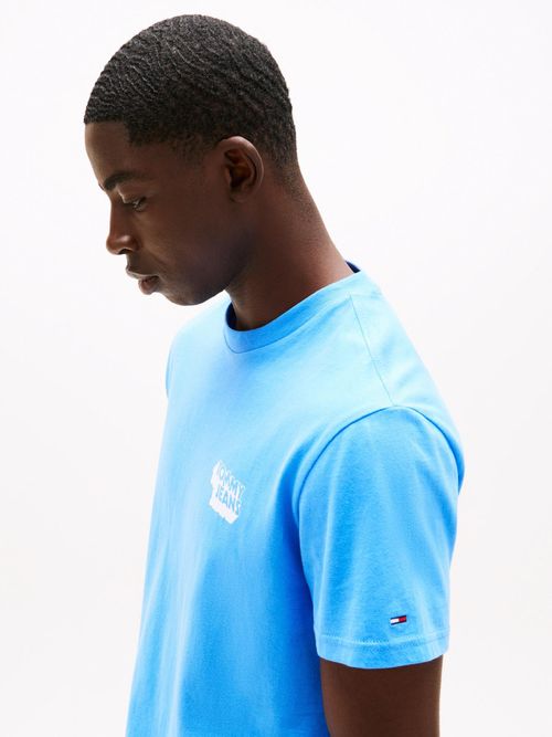 Camiseta-slim-con-logo-3D